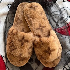 Women’s Brown Faux Fur Designer Inspired Slippers sz 8